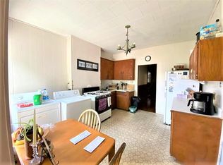 392 Windsor St #2, Cambridge, MA 02141
