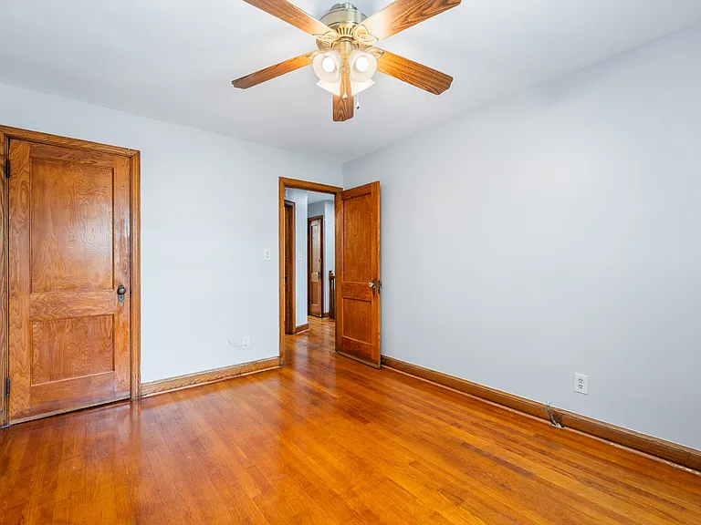 55 Farragut Pl NW #2 — Photo 3