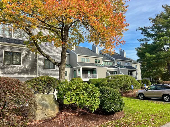 1100 Salem St APT 16, Lynnfield, MA 01940