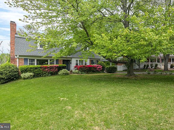 4th image of 8410 Blakiston Ln