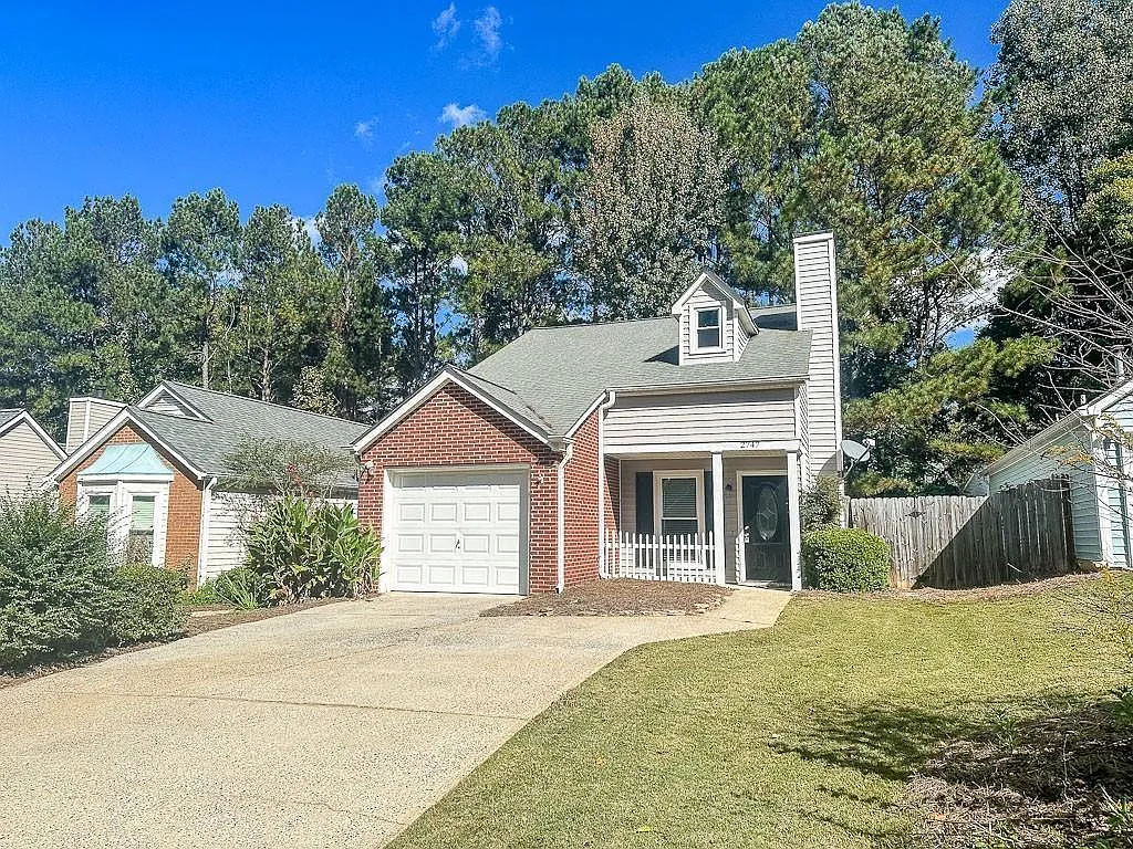2 bed, 2.0 bath, 1056 sqft, $2,200 — Photo 2