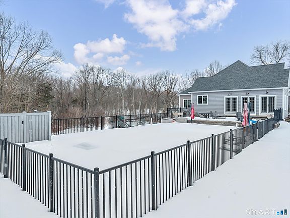 3rd image of 55R North Road