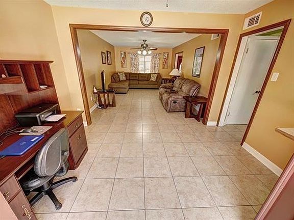 4th image of 805 Guardian Ave