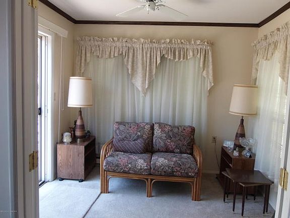 3rd image of 608A Sheffield Dr
