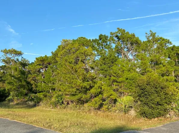 212 Pond Away Ct, Eastpoint, FL 32328