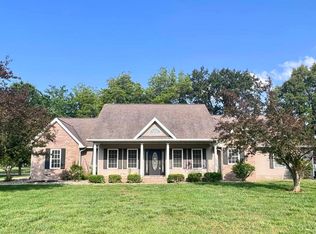 1621 Venable Dr, Carterville, IL 62918