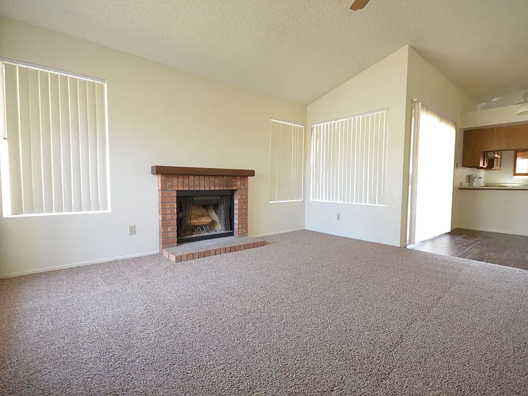 3923 W Denver St — Photo 2