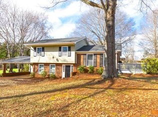 3125 Wide Country Rd, Pfafftown, NC 27040