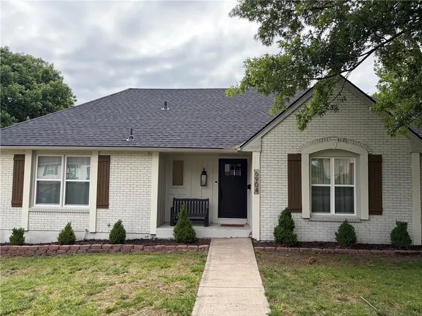 6904 NW Dawn Ln, Kansas City, MO 64151