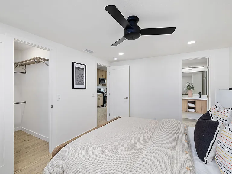 4626 Derrick Dr — Photo 17