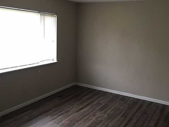 2nd image of 1204 Euclid Ave