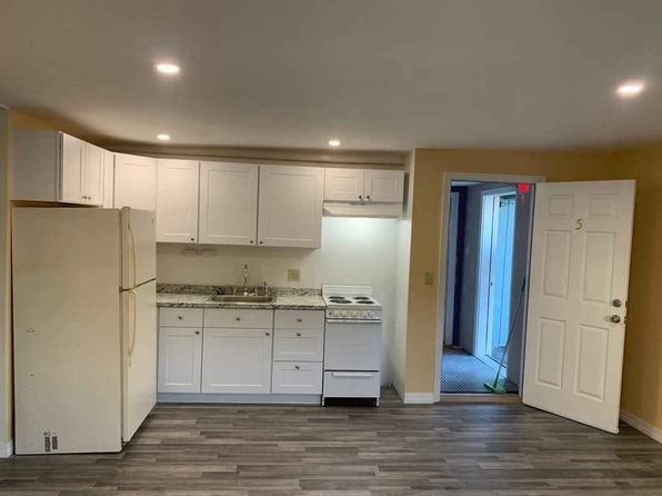 10 Lowell St #5, Calais, ME 04619