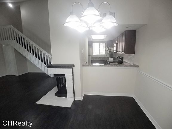 5th image of 610 Saint Johns Ct N Unit 610