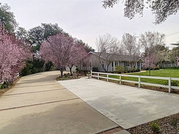 2nd image of 9611 Oak Grove Dr