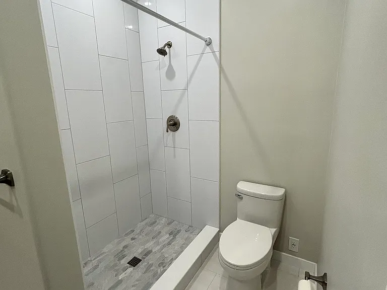 238 N Drexel Ave — Photo 15