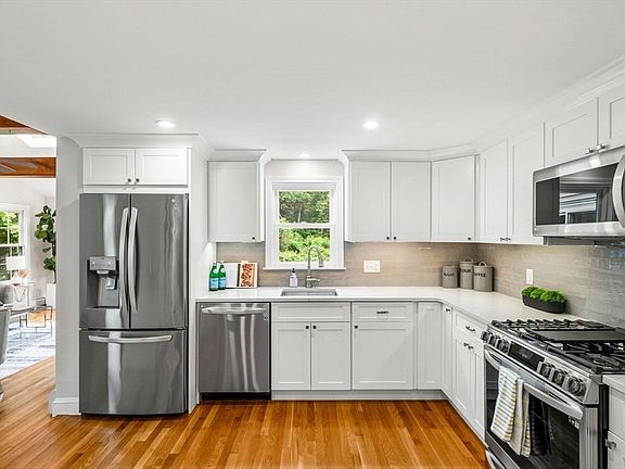 2nd image of 133 Mountain Ave