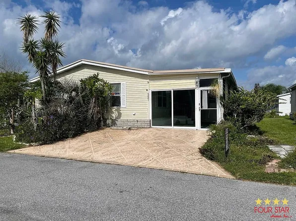 557 Squire Ln, Kissimmee, FL 34746