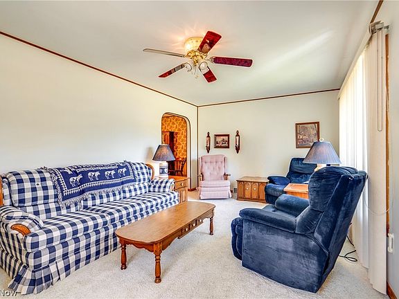 4th image of 359 Waterford St