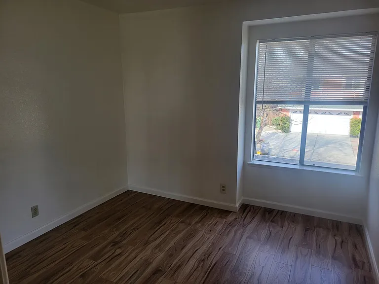 2224 Emerald Hills Cir — Photo 17