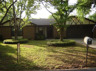 1608 Timberline Dr, Benbrook, TX 76126