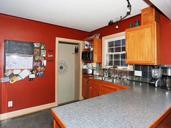 5th image of 1570 Randolph Ave