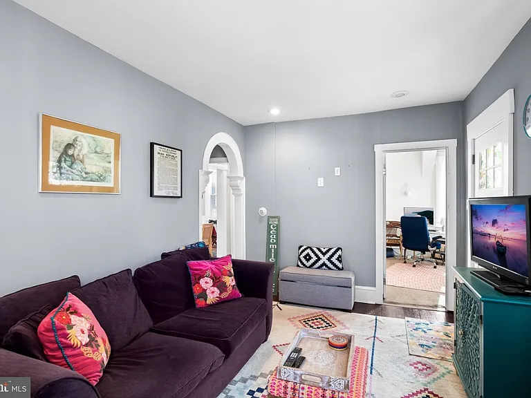204 W Redman Ave #1 — Photo 3
