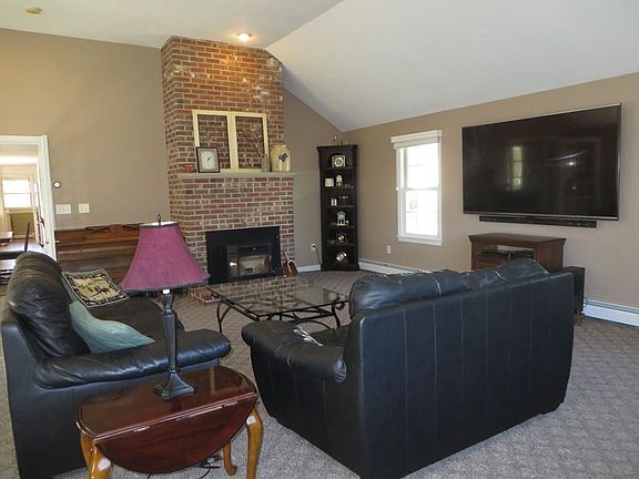 5th image of 59 Saratoga Dr