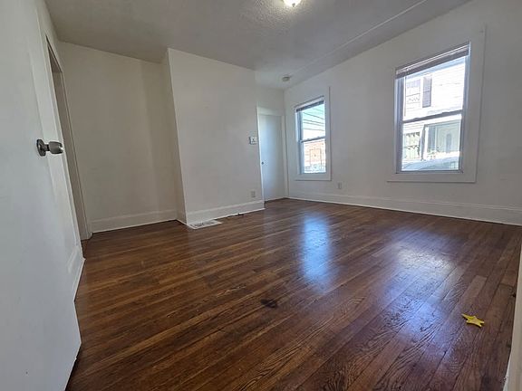 5th image of 135 Chestnut St #1