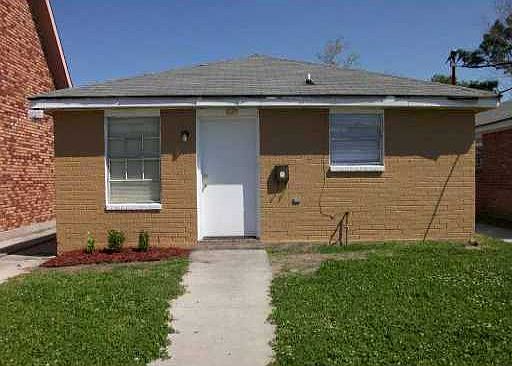1st image of 825 Flood St