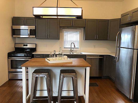3rd image of 118 Norwood Ave APT 4