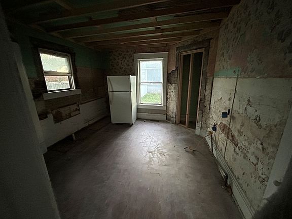 5th image of 507 W Clinton Ave