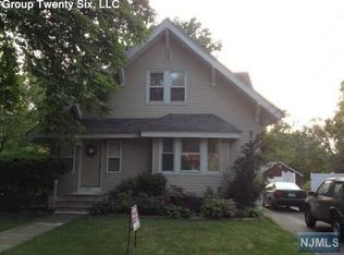 394 River Rd, Bogota, NJ 07603