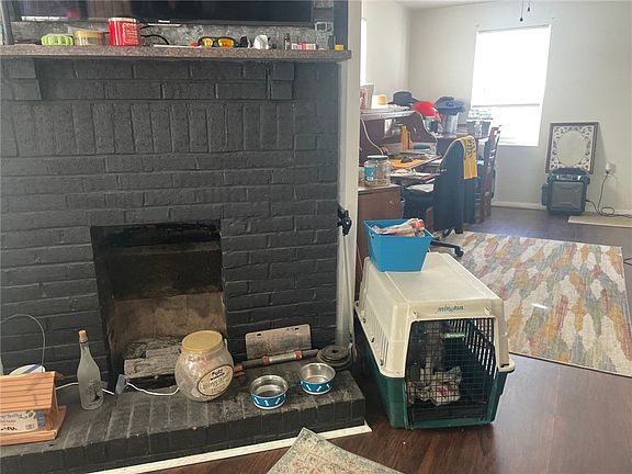 4th image of 382 Ohio Ave