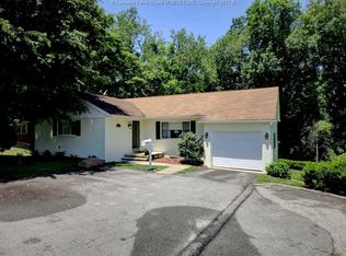 1633 1/2 Ravina Rd, Charleston, WV 25314