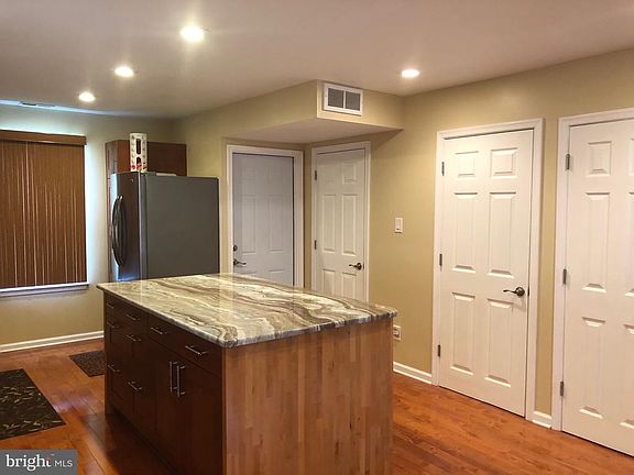 3rd image of 13342 Philmont Ave