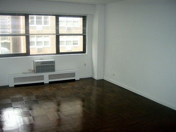 4th image of 330 E 46th St APT 8C
