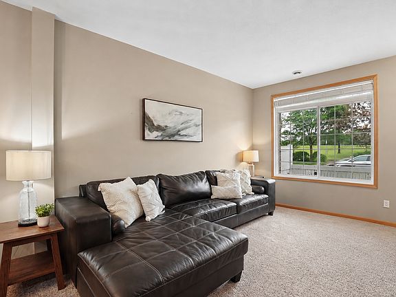 4th image of 805 Willow Glen Ct #1102