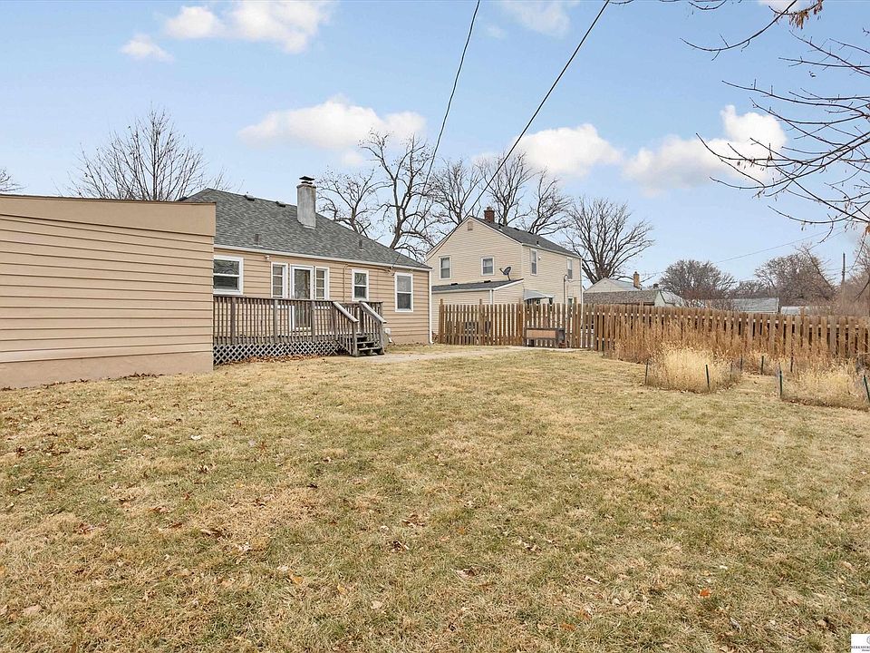 1st image of 3109 S 42nd St