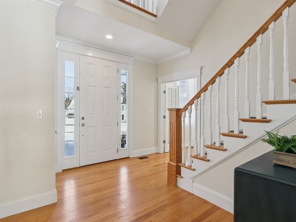 2nd image of 8 Spring Hill Farm Rd