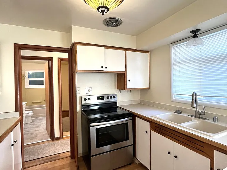 2310 Walnut St — Photo 7