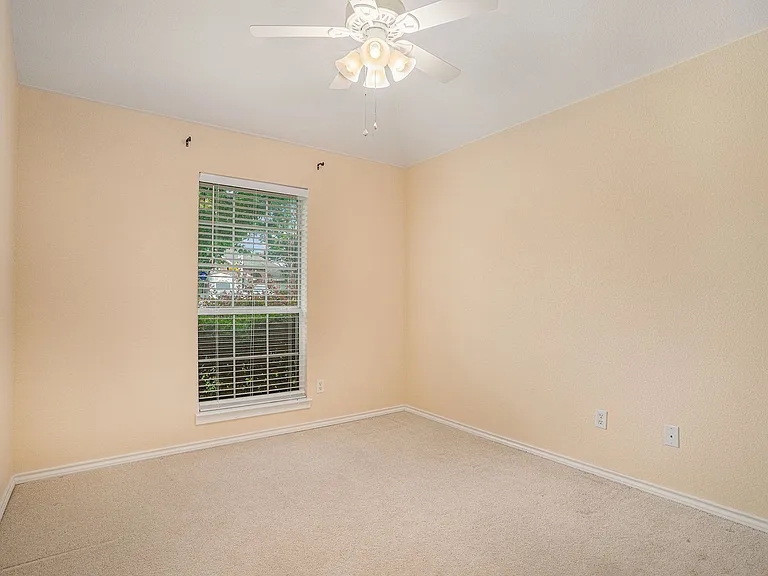 1307 Hyde Park Blvd — Photo 18