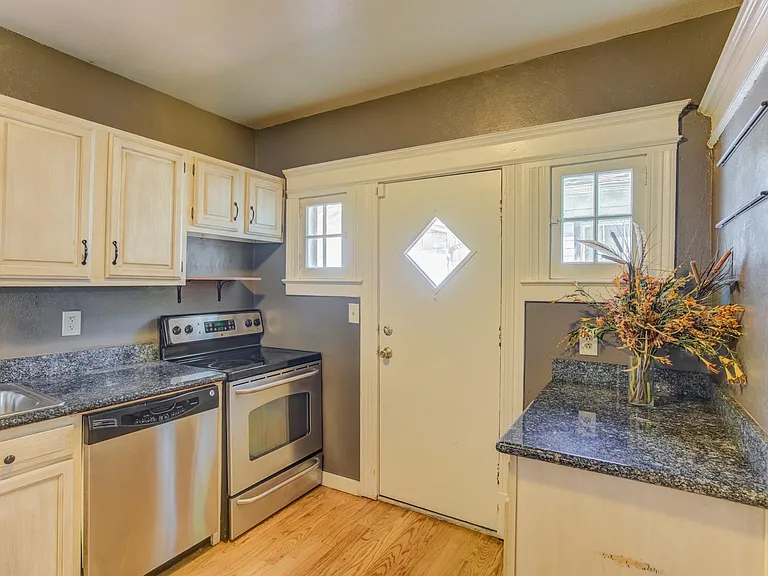 421 E Saint Vrain St — Photo 22