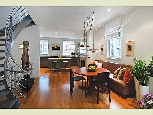 Sold by Stribling | media 19