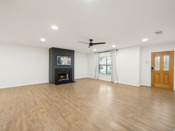 5th image of 8139 MANDERLY PL