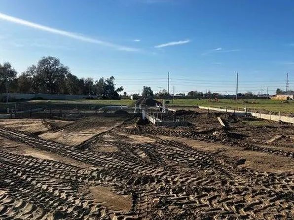 1183 S Creekside St, Porterville, CA 93257