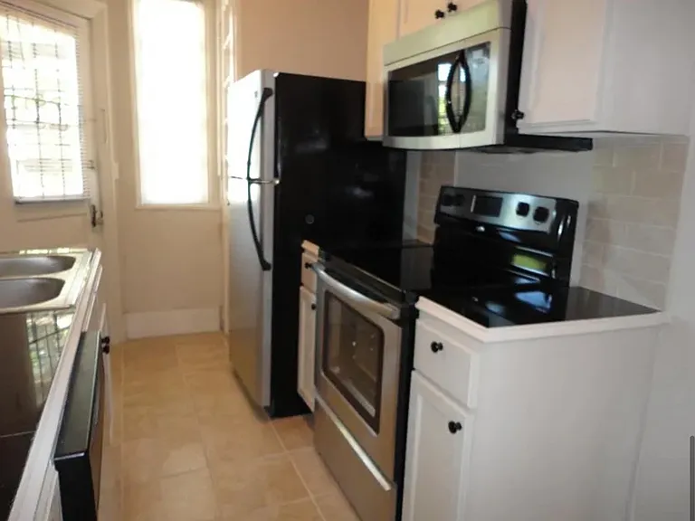 528 E State St #3 — Photo 8