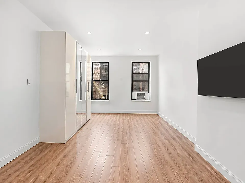 349 W Broadway #99