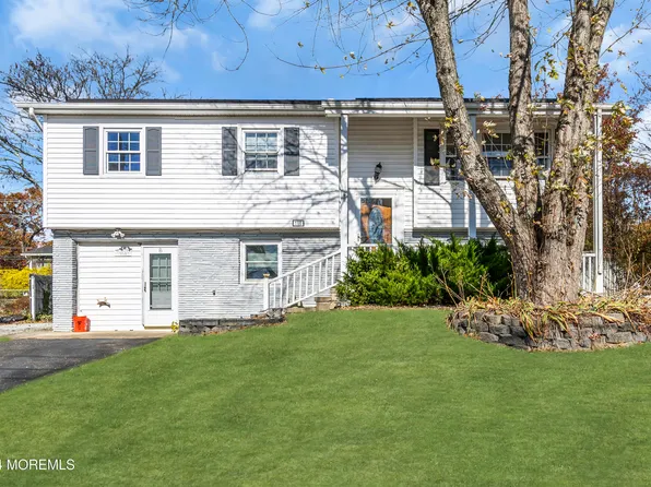 8 Bruce Terrace, Jackson, NJ 08527