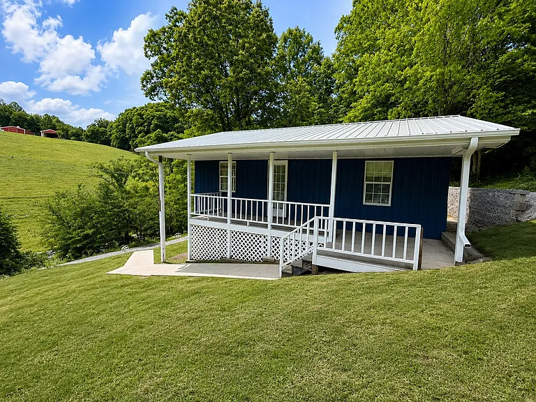 856 Lake City Hwy — Photo 1