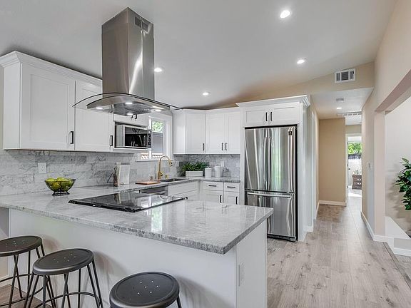 3rd image of 3983 Camden Ave